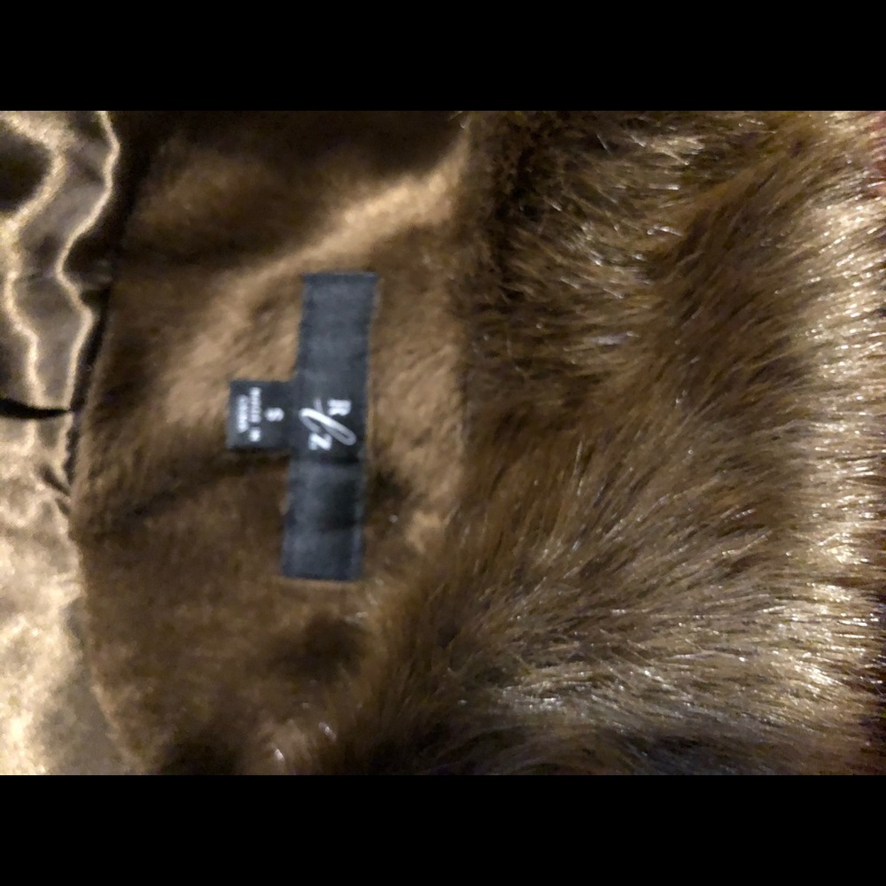 Vest - Picture 5 of 6